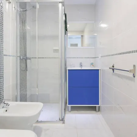 Сasa de vacaciones Oceanfront In Playa Americas With Sea Views *
