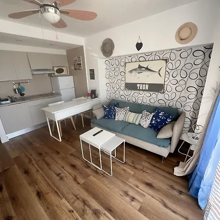 Сasa de vacaciones Oceanfront In Playa Americas With Sea Views *
